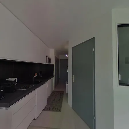 Renove 1er Etage Avec Parking, A Deux Pas De La Du Pouliguen - Fr-1-842-8 Le Pouliguen